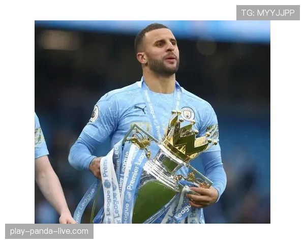 凯尔·沃克在热刺时期为何能稳居主力右后卫？