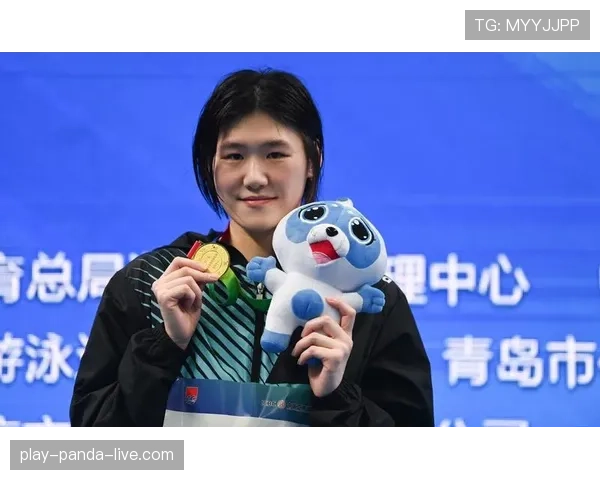 叶诗文家的冰箱里塞满了蛋白粉，连饮料都是按秒喝的